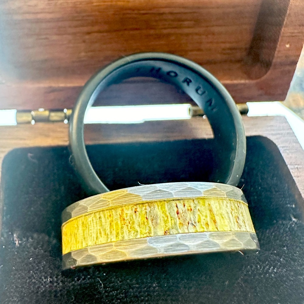 Thorum “The Yee” SIZE: 14US Band Width: 8 mm
Band Thickness: Circa 1.8 mm